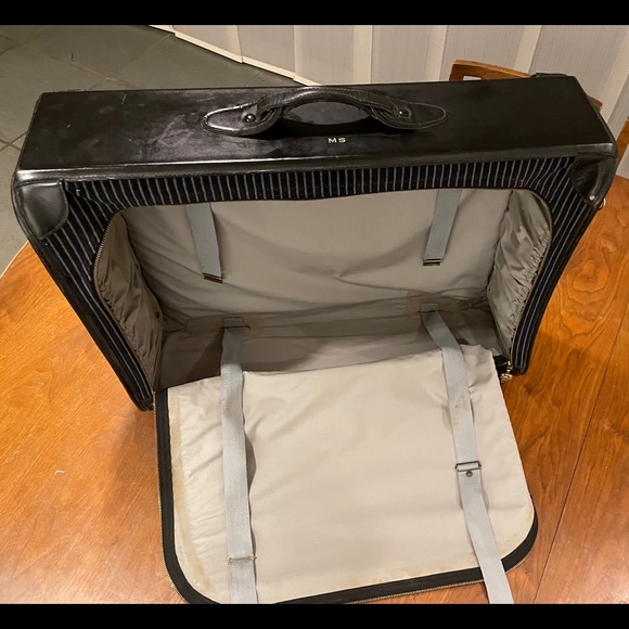 The French Company 1970s Vintage Luxury Luggage - Picture 10 of 16